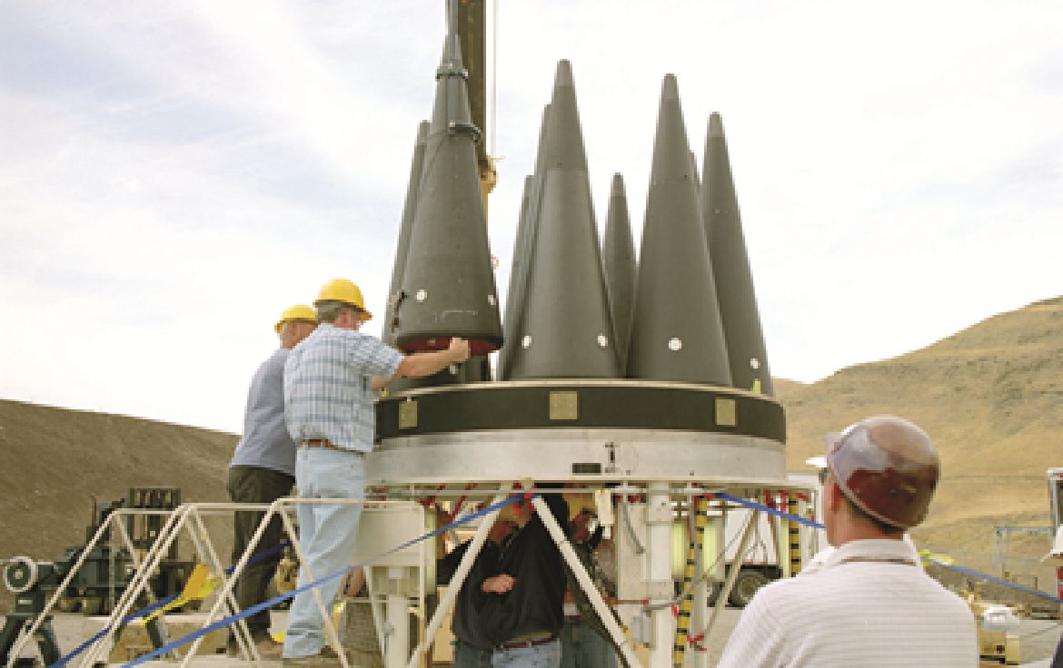 Multiple MIRV warheads being placed on platform